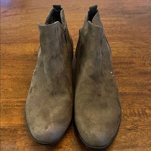 Arizona Jean Company Brown Ankle Booties